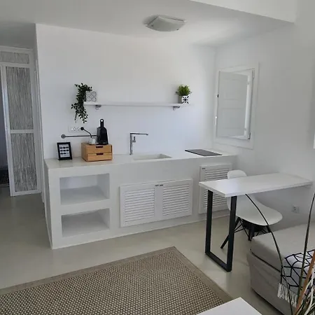 Lemon Tree Áno Meriá